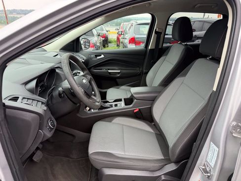 Used 2017 Ford Escape SE w/ Equipment Group 201A AWD/4WD image 11
