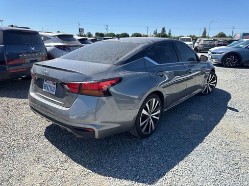 Used 2022 Nissan Altima 2.5 SR FWD image 5