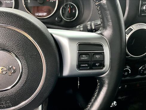 Used 2015 Jeep Wrangler Unlimited Rubicon AWD/4WD image 24