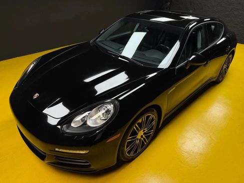 Used 2015 Porsche Panamera 4 AWD/4WD image 10