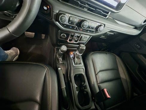 Used 2024 Jeep Wrangler Sahara image 24