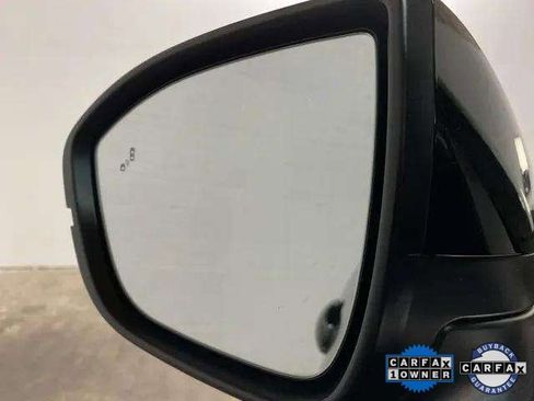 Used 2024 Nissan Pathfinder S image 87