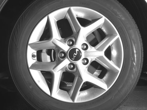 Used 2025 Kia Soul LX w/ LX Technology Package FWD image 12