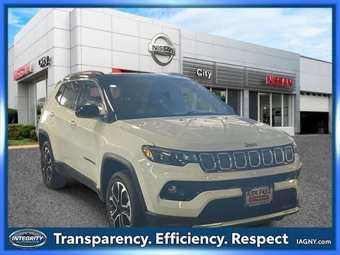 Used 2022 Jeep Compass Limited w/ Sun and Sound Group AWD/4WD image 1