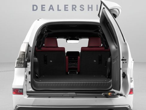 Used 2023 Lexus GX 460 Luxury w/ Accessory Package AWD/4WD image 18