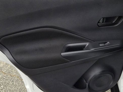 Used 2024 Nissan Kicks S image 10