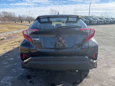 Used 2020 Toyota C-HR XLE image 8