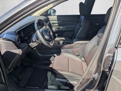 Used 2025 Nissan Kicks SR FWD image 13