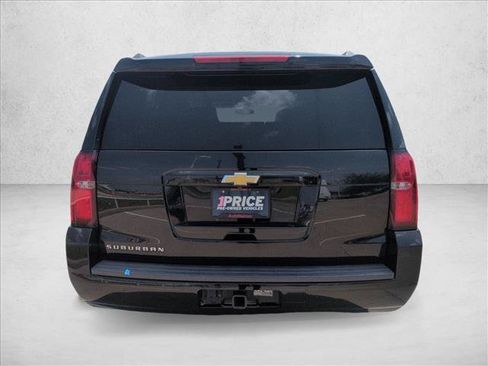Used 2016 Chevrolet Suburban LS RWD image 7