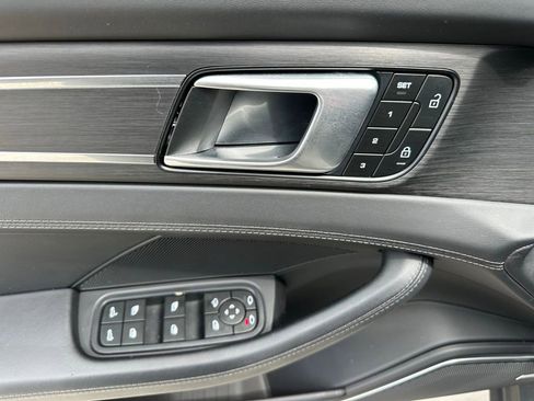 Certified 2023 Porsche Panamera 4 Platinum Edition w/ Sport Chrono Package AWD/4WD image 17