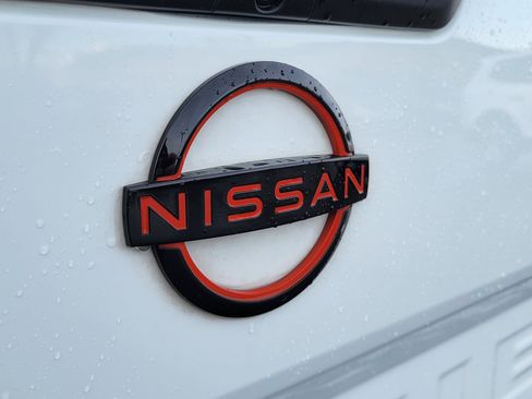 Used 2022 Nissan Frontier PRO-4X w/ Pro-4X Premium Package image 6