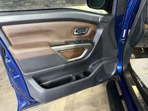Used 2020 Nissan Titan Platinum Reserve w/ Moonroof Package image 9