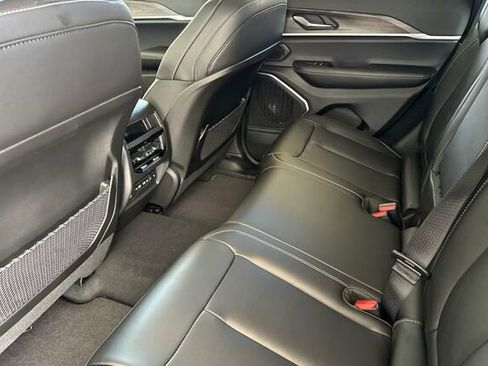 New 2026 Jeep Grand Cherokee Limited image 9