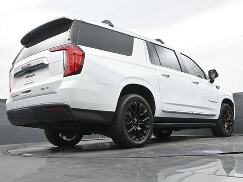 Used 2022 GMC Yukon XL SLT w/ SLT Premium Package RWD image 11