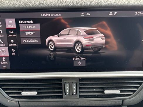 Certified 2021 Porsche Cayenne AWD/4WD image 27