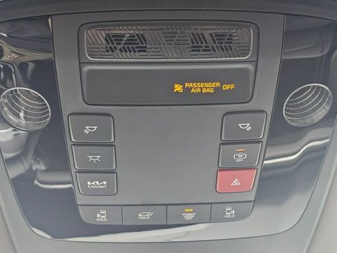 New 2026 Kia Carnival EX image 18