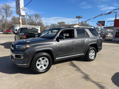 Used 2018 Toyota 4Runner Limited image 2