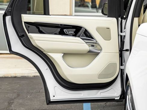 New 2026 Land Rover Range Rover Long Wheelbase SE AWD/4WD image 20