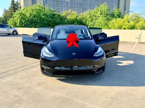 Used 2021 Tesla Model Y Long Range AWD/4WD image 38