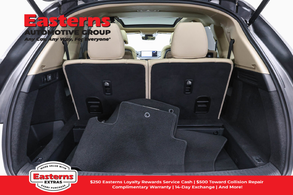Used 2023 Acura MDX w/ Technology Package AWD/4WD image 10