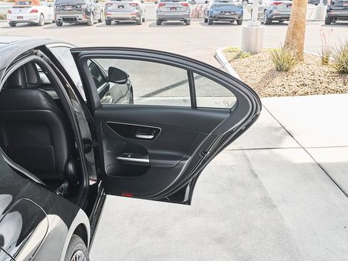 Used 2025 Mercedes-Benz C 300 4MATIC Sedan image 11