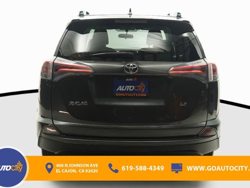 Used 2016 Toyota RAV4 LE FWD image 12