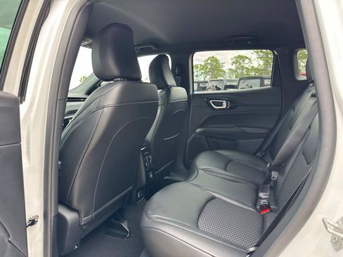 New 2026 Jeep Compass Latitude AWD/4WD image 15