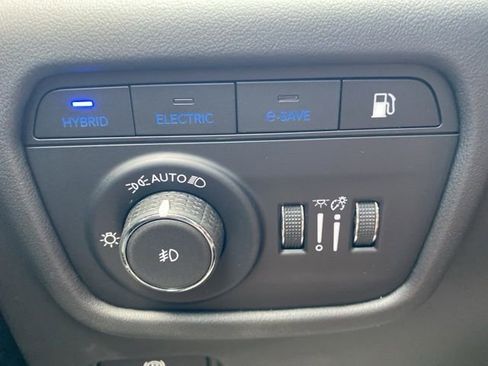 Used 2023 Jeep Grand Cherokee Summit image 29