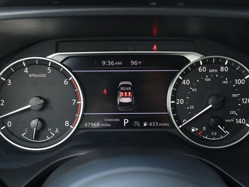 Used 2024 Nissan Rogue SV FWD image 17