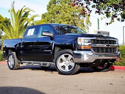 Used 2018 Chevrolet Silverado 1500 LT w/ All Star Edition image 2