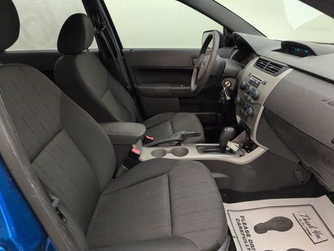 Used 2010 Ford Focus SE image 15