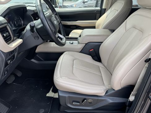 Used 2024 Ford Expedition Max Limited AWD/4WD image 10