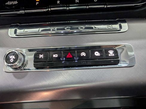 Certified 2025 Lincoln Aviator AWD w/ Jet Appearance Package image 36