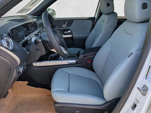 New 2026 Mercedes-Benz GLB 250 4MATIC image 4