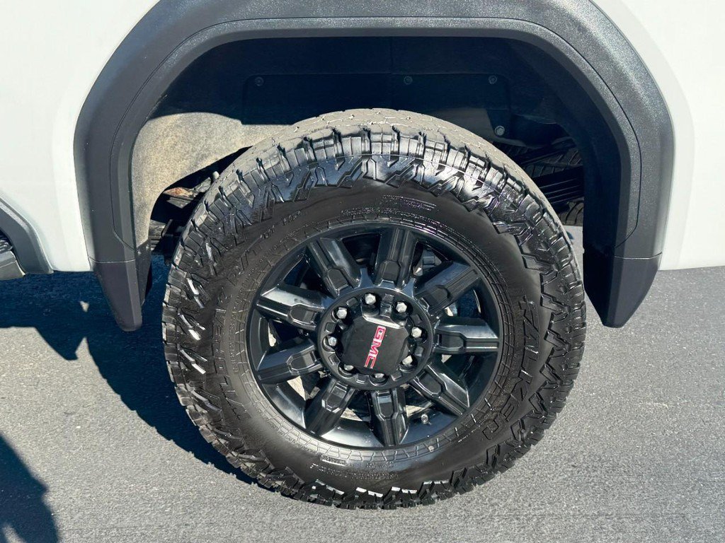 Used 2024 GMC Sierra 2500 AT4 w/ AT4 Premium Plus Package AWD/4WD image 10