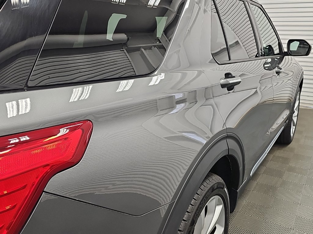Used 2023 Ford Explorer Platinum w/ Technology Package AWD/4WD image 10
