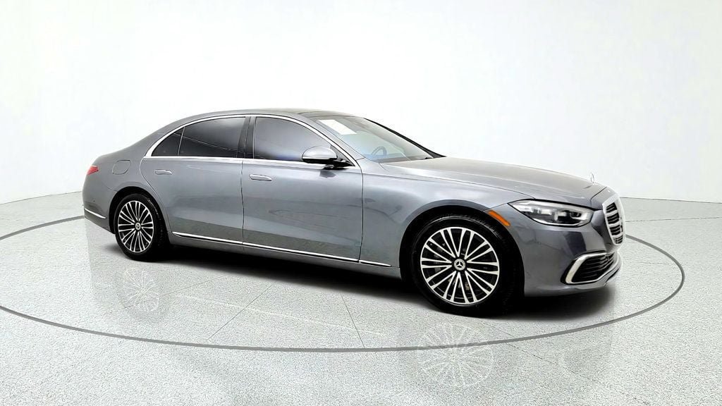 Used 2024 Mercedes-Benz S 580 4MATIC Sedan image 3