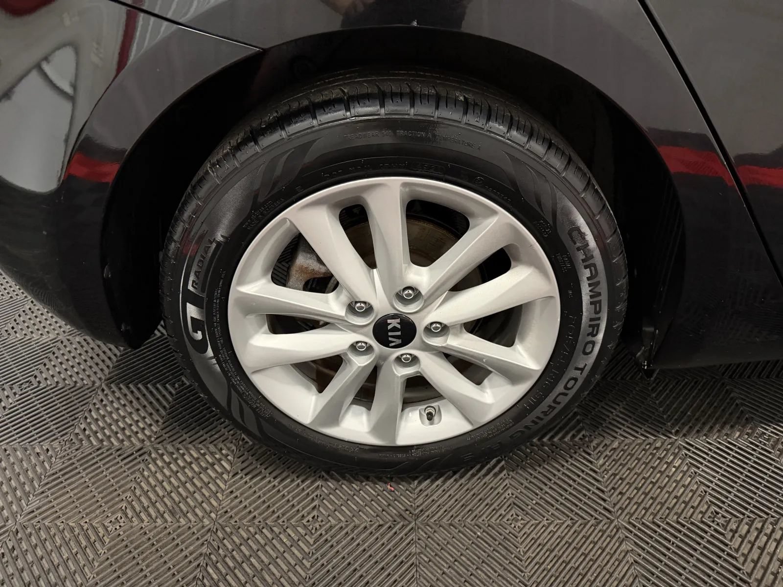 Used 2017 Kia Forte LX w/ LX Popular Plus Package FWD image 17