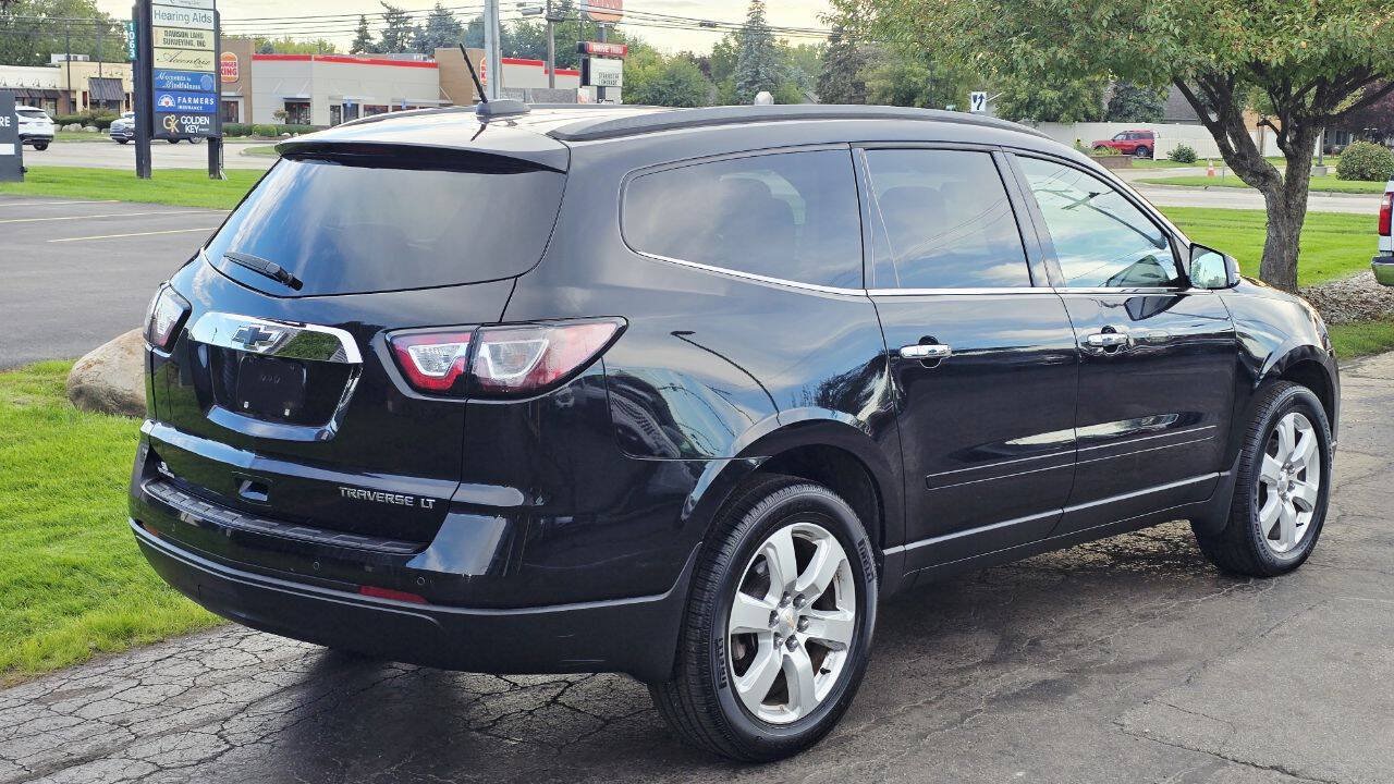 Used 2016 Chevrolet Traverse LT w/ Style and Technology Package FWD image 6