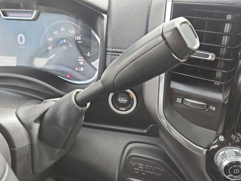 Used 2025 RAM 2500 Laramie image 25