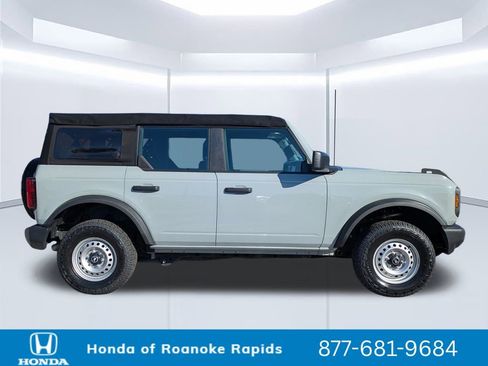 Used 2022 Ford Bronco 4-Door image 2