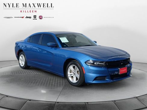 Used 2021 Dodge Charger SXT w/ Leather Interior Group RWD image 2