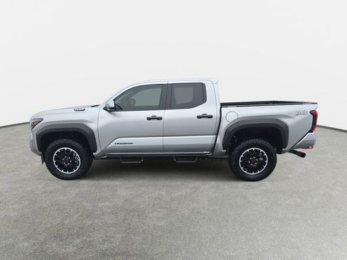 Used 2025 Toyota Tacoma TRD Off-Road AWD/4WD image 8