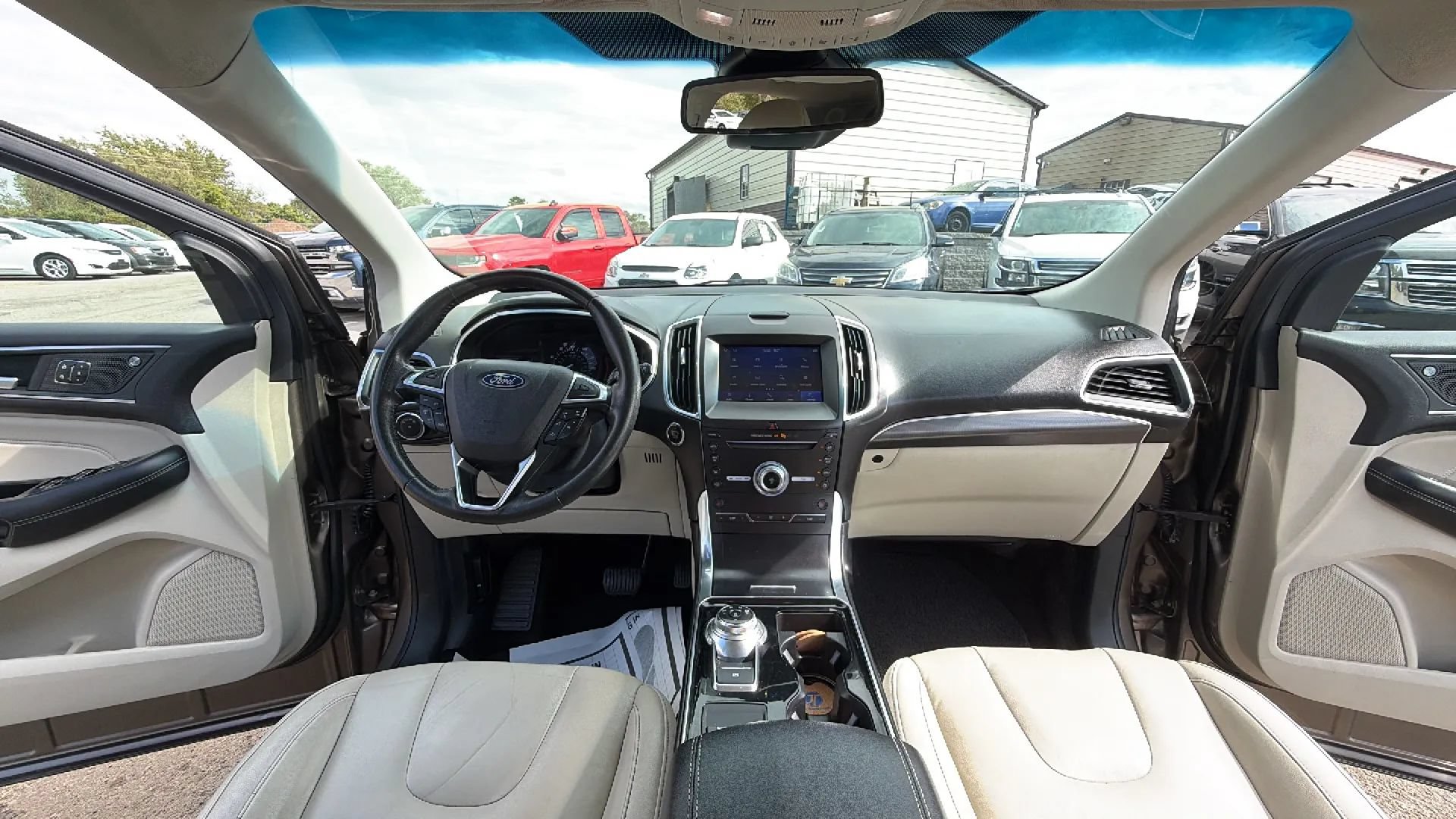 Used 2019 Ford Edge Titanium FWD image 15