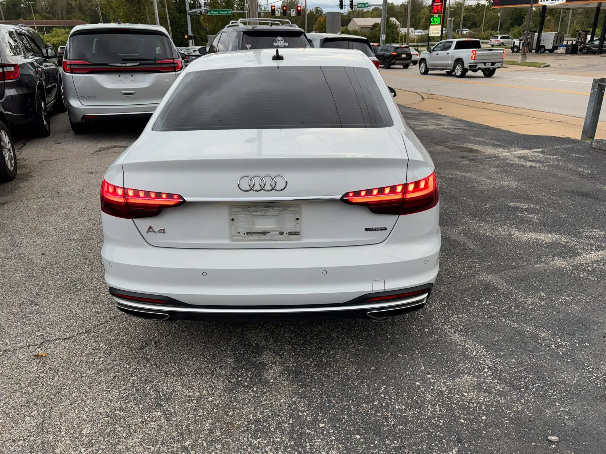 Used 2022 Audi A4 2.0T Premium Plus AWD/4WD image 17