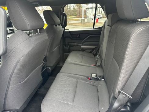Certified 2025 Toyota 4Runner SR5 AWD/4WD image 19
