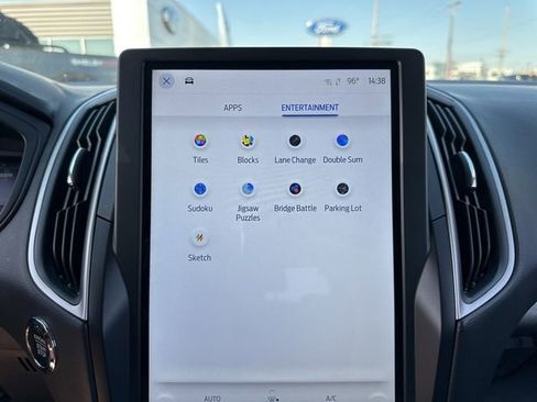 Used 2024 Ford Edge SEL image 44