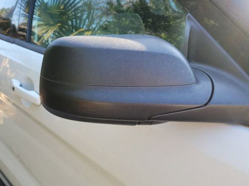 Used 2018 Ford Explorer XLT image 7