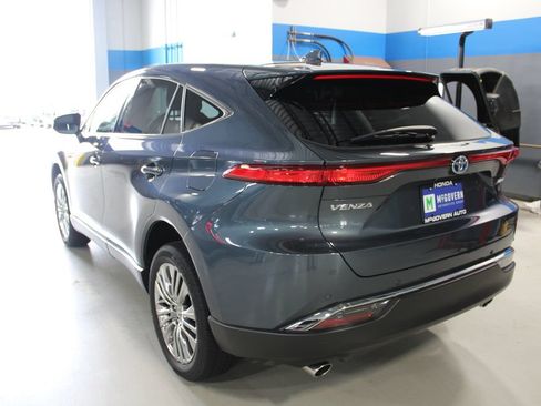 Used 2024 Toyota Venza Limited AWD/4WD image 24