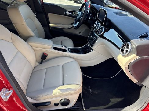 Used 2016 Mercedes-Benz GLA 250 GLA 250 image 38